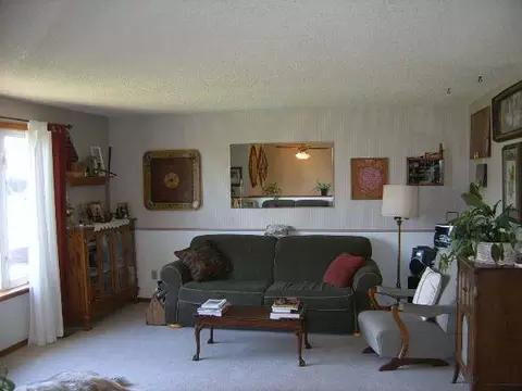 715 E Cascade Pl, Spokane, WA 99208 photo 2