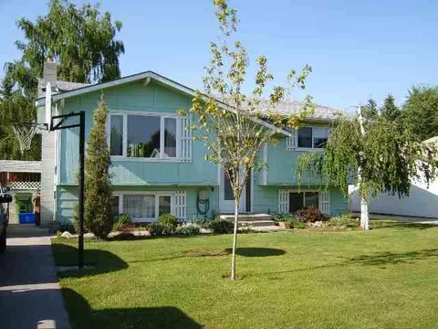 715 E Cascade Pl, Spokane, WA 99208 photo 1