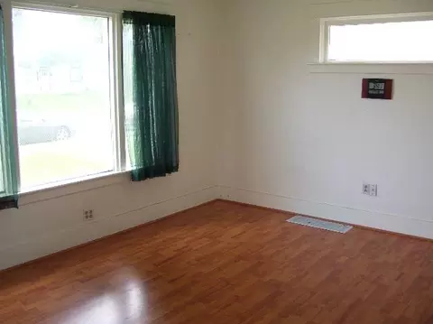 917 E Crown, Spokane, WA 99207 photo 2