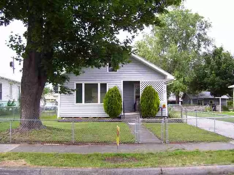 917 E Crown, Spokane, WA 99207 photo 1