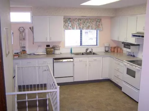 1106 E Sanson, Spokane, WA 99207 photo 4