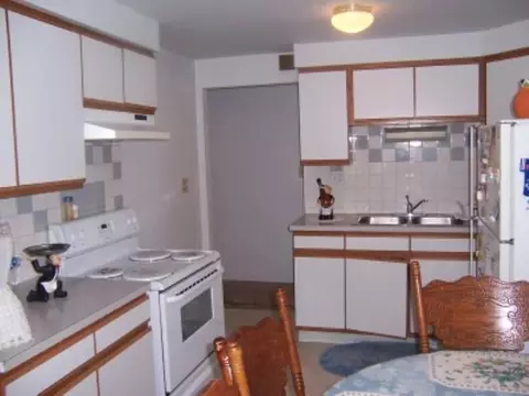 374 E 8th, Spokane, WA 99202 photo 2