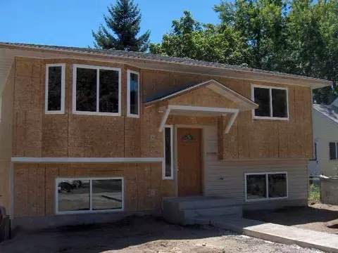 412 E Crown, Spokane, WA 99207 photo 1