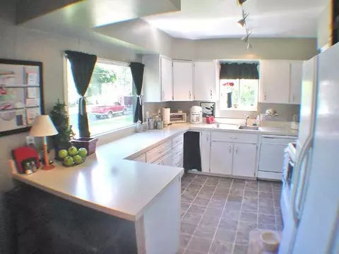 622 E 27th Ave, Spokane, WA 99203 photo 3