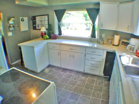 622 E 27th Ave, Spokane, WA 99203 photo 4
