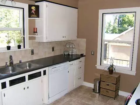 2711 E 18th Ave, Spokane, WA 99223 photo 3