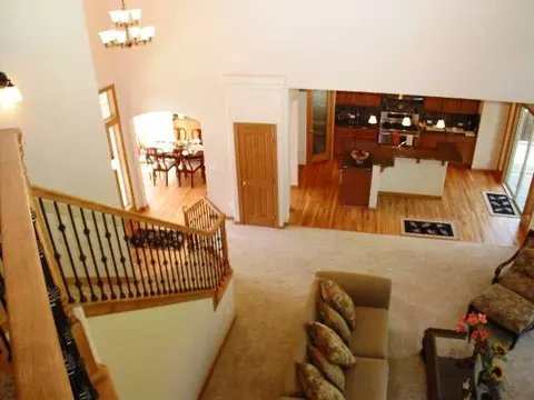 2127 E Overbluff Rd, Spokane, WA 99203 photo 3