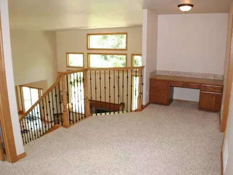 2127 E Overbluff Rd, Spokane, WA 99203 photo 6