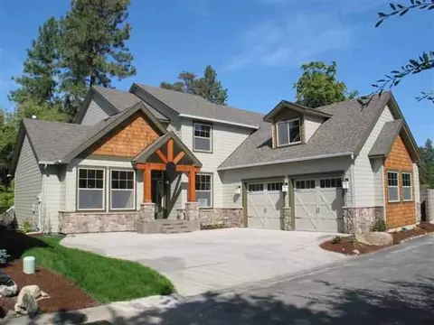 2127 E Overbluff Rd, Spokane, WA 99203 photo 1