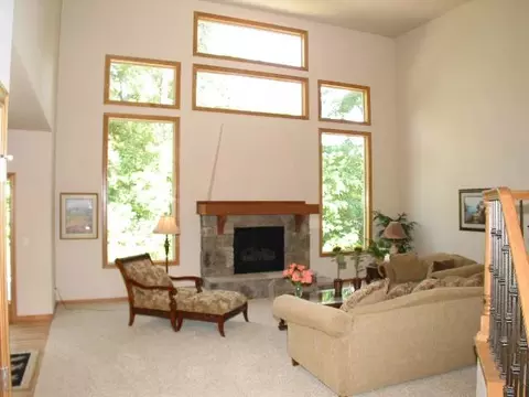 2127 E Overbluff Rd, Spokane, WA 99203 photo 2