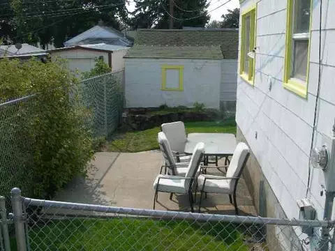 1024 E Hoffman, Spokane, WA 99207 photo 3