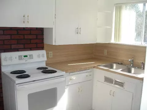 1107 E 40th, Spokane, WA 99203 photo 3