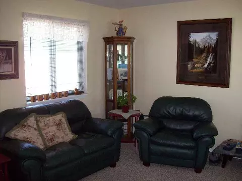561 Everett, Spokane, WA 99207 photo 5
