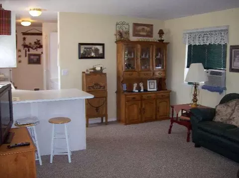 561 Everett, Spokane, WA 99207 photo 4