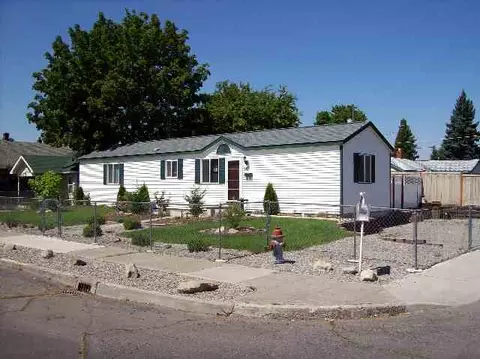 561 Everett, Spokane, WA 99207 photo 1