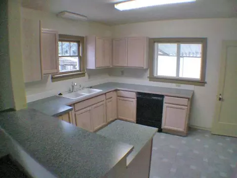 2122 W Sharp Ave, Spokane, WA 99201 photo 3