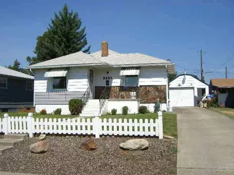 2223 E Longfellow, Spokane, WA 99207 photo 1