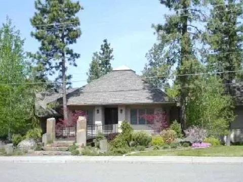 1907 E Overbluff Rd, Spokane, WA 99203 photo 2