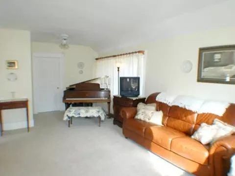 1027 E 34th, Spokane, WA 99203 photo 2