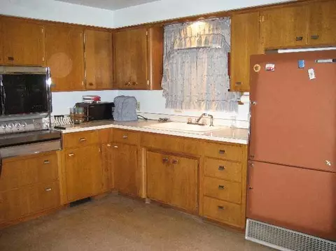 524 E Queen Ave, Spokane, WA 99207 photo 3