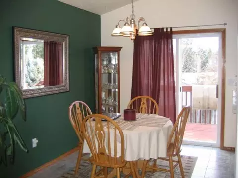 8317 N Parkway Dr, Spokane, WA 99208 photo 3