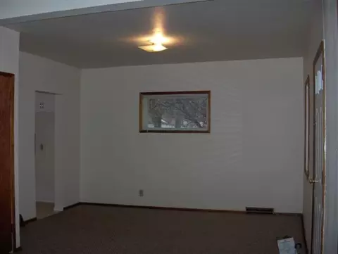 1204 E Hoffman, Spokane, WA 99207 photo 2
