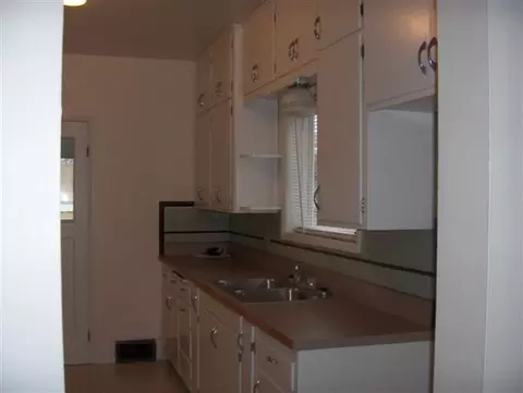 1204 E Hoffman, Spokane, WA 99207 photo 8
