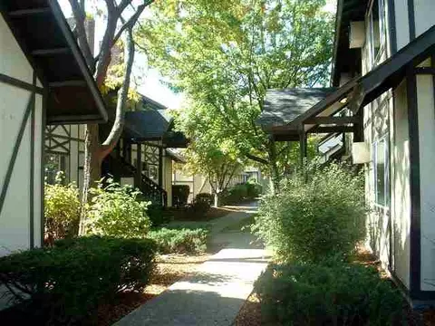 208 E Weile Ave #2 - GROUND, Spokane, WA 99208 photo 2