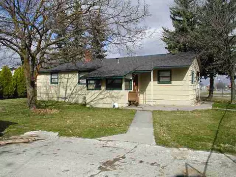 1654 E Francis, Spokane, WA 99207 photo 1