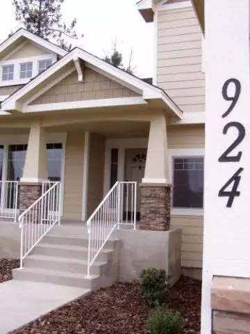 924 E Chatham Ct, Spokane, WA 99218 photo 2