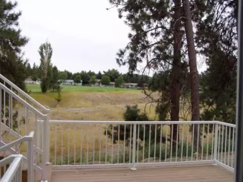 924 E Chatham Ct, Spokane, WA 99218 photo 4