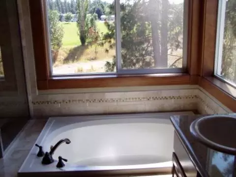 924 E Chatham Ct, Spokane, WA 99218 photo 5