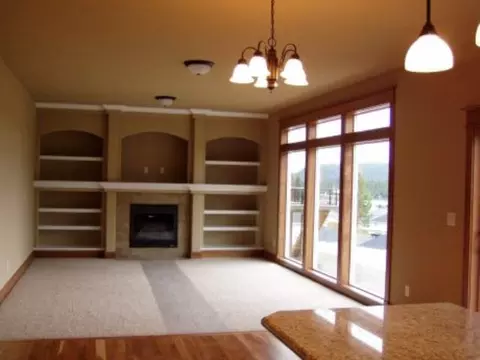921 E Harding Ct, Spokane, WA 99218 photo 4