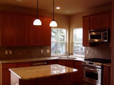 921 E Harding Ct, Spokane, WA 99218 photo 5