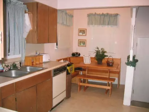 1928 E Hoffman, Spokane, WA 99207 photo 4