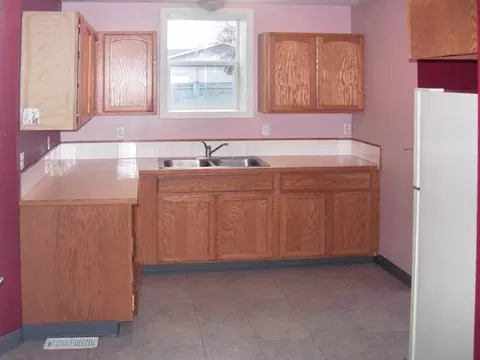 1427 E Broad Ave, Spokane, WA 99207 photo 3