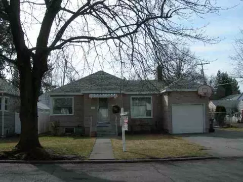 618 E 40th, Spokane, WA 99203 photo 1
