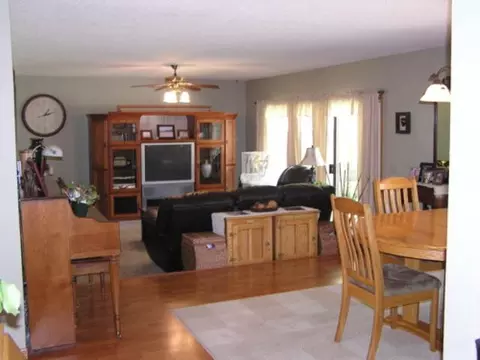 907 E Bedivere, Spokane, WA 99218 photo 4
