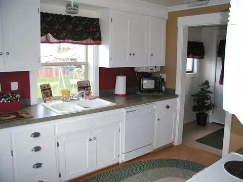 1803 E Heroy, Spokane, WA 99207 photo 6
