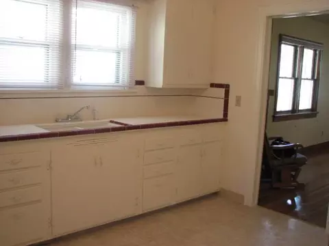 1228 E Newark, Spokane, WA 99202 photo 4
