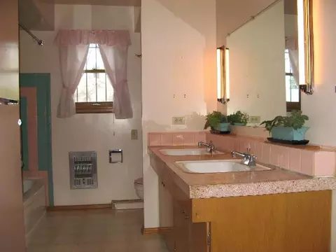 604 Everett Ave, Spokane, WA 99207 photo 2