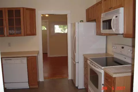 543 E Wabash Ave, Spokane, WA 99207 photo 2