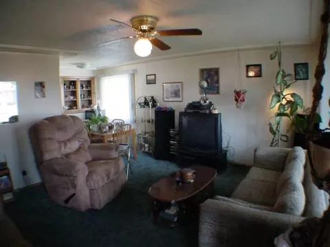 1711 Everett, Spokane, WA 99207 photo 2