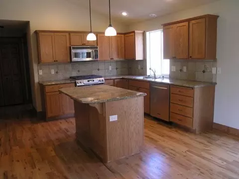 922 E Harding Ct, Spokane, WA 99218 photo 3