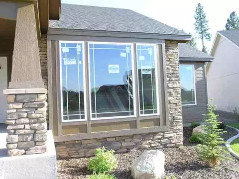 916 E Harding Ct, Spokane, WA 99218 photo 2