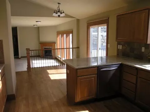 916 E Harding Ct, Spokane, WA 99218 photo 5
