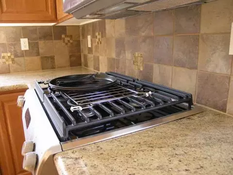 916 E Harding Ct, Spokane, WA 99218 photo 4