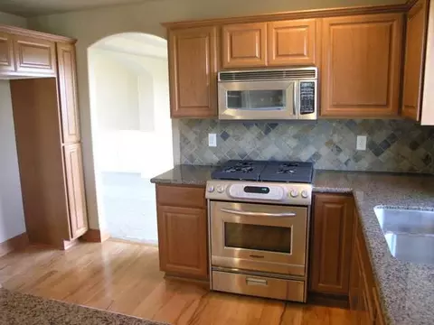 911 E Chatham Ct, Spokane, WA 99218 photo 3
