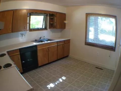 1528 E 10th Ave, Spokane, WA 99202 photo 4