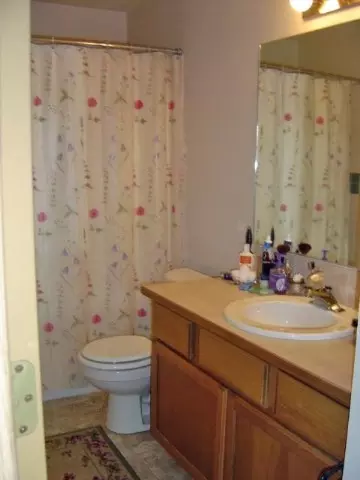 942 E Calkins Dr, Spokane, WA 99208 photo 4